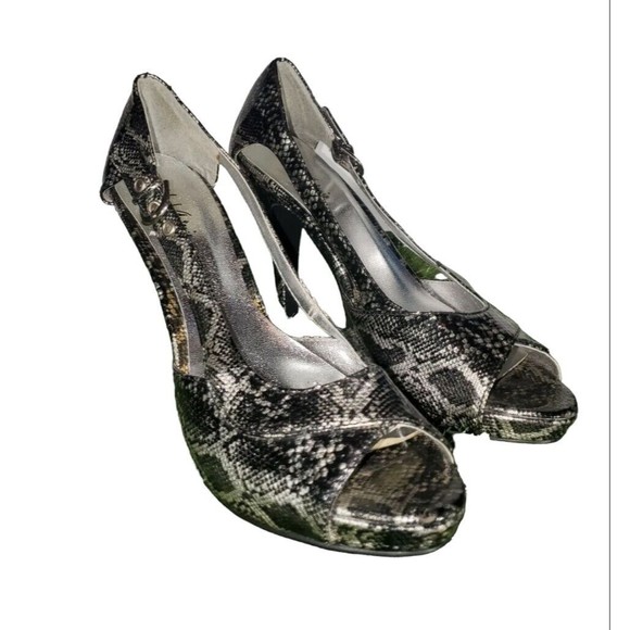 Michael Antonio, Gray Faux Patent Snake Print, Peep Toe Pumps - Size 9 Heels - Picture 1 of 7